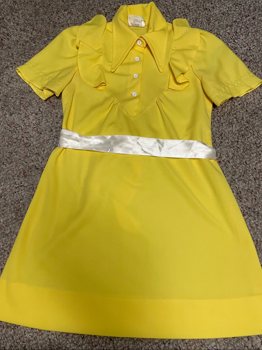 Vintage 70s England made huge collar Puff sleeve ribbon belted dress